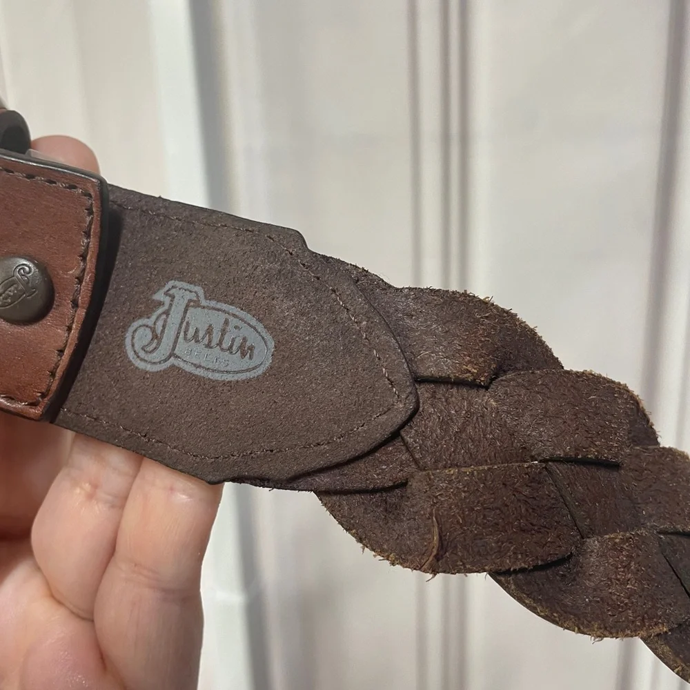 Justin Women's Bella Braided Tooled Leather Horseshoe Buckle Size 32 Belt